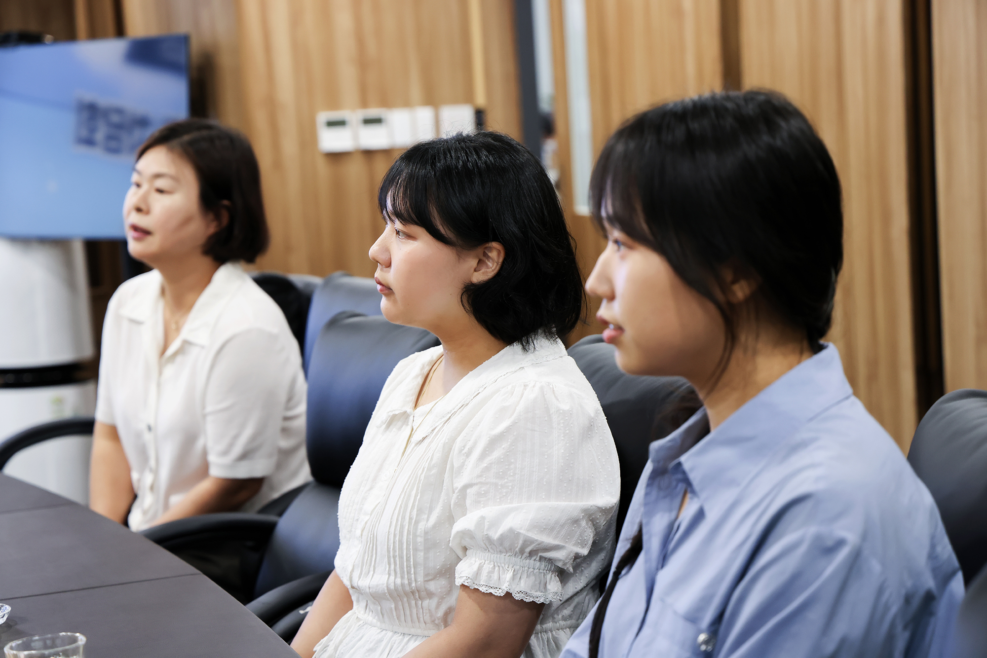 해외인턴근무 출국자 간담회 해당 썸네일입니다