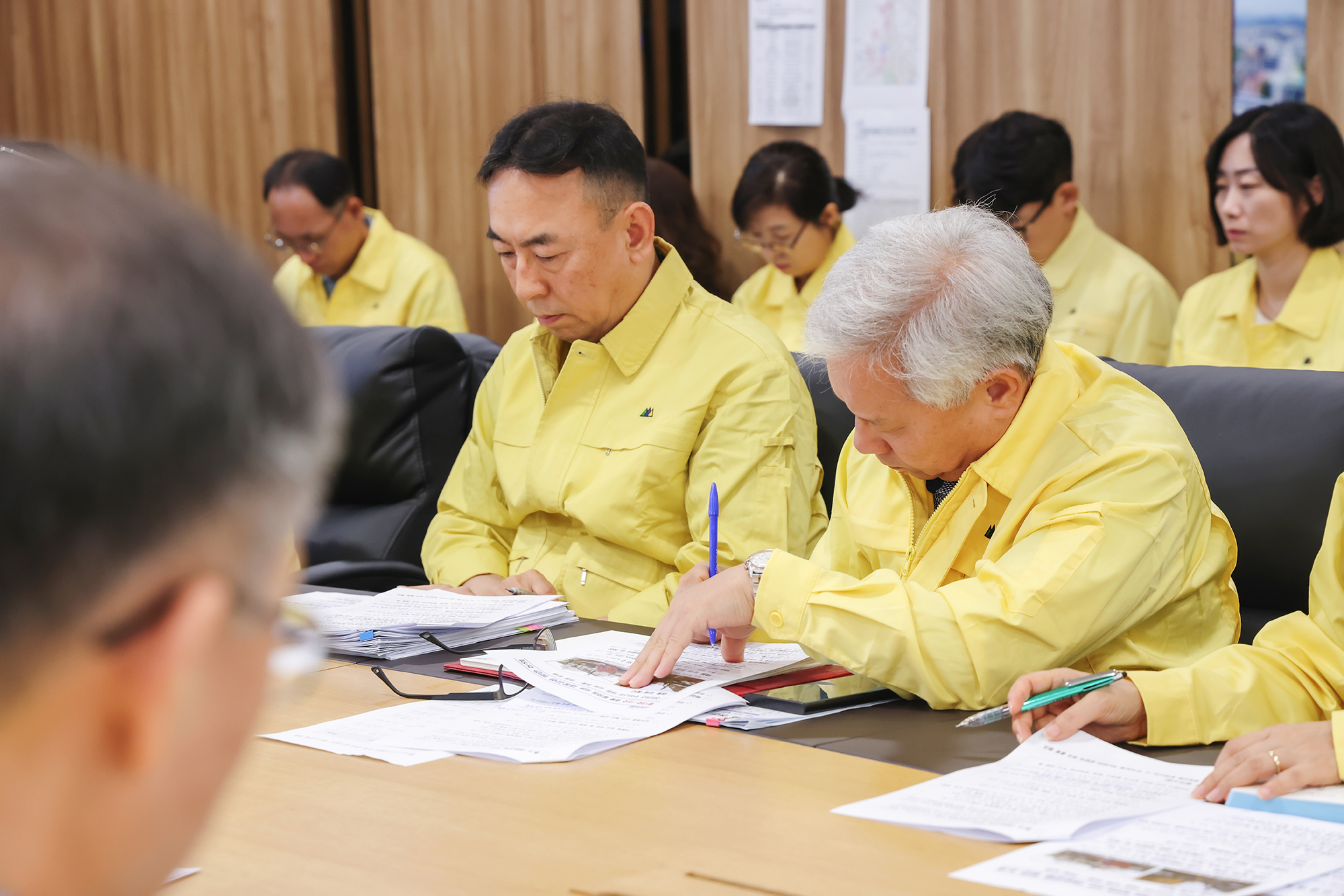 폭염 긴급대책 회의 해당 썸네일입니다
