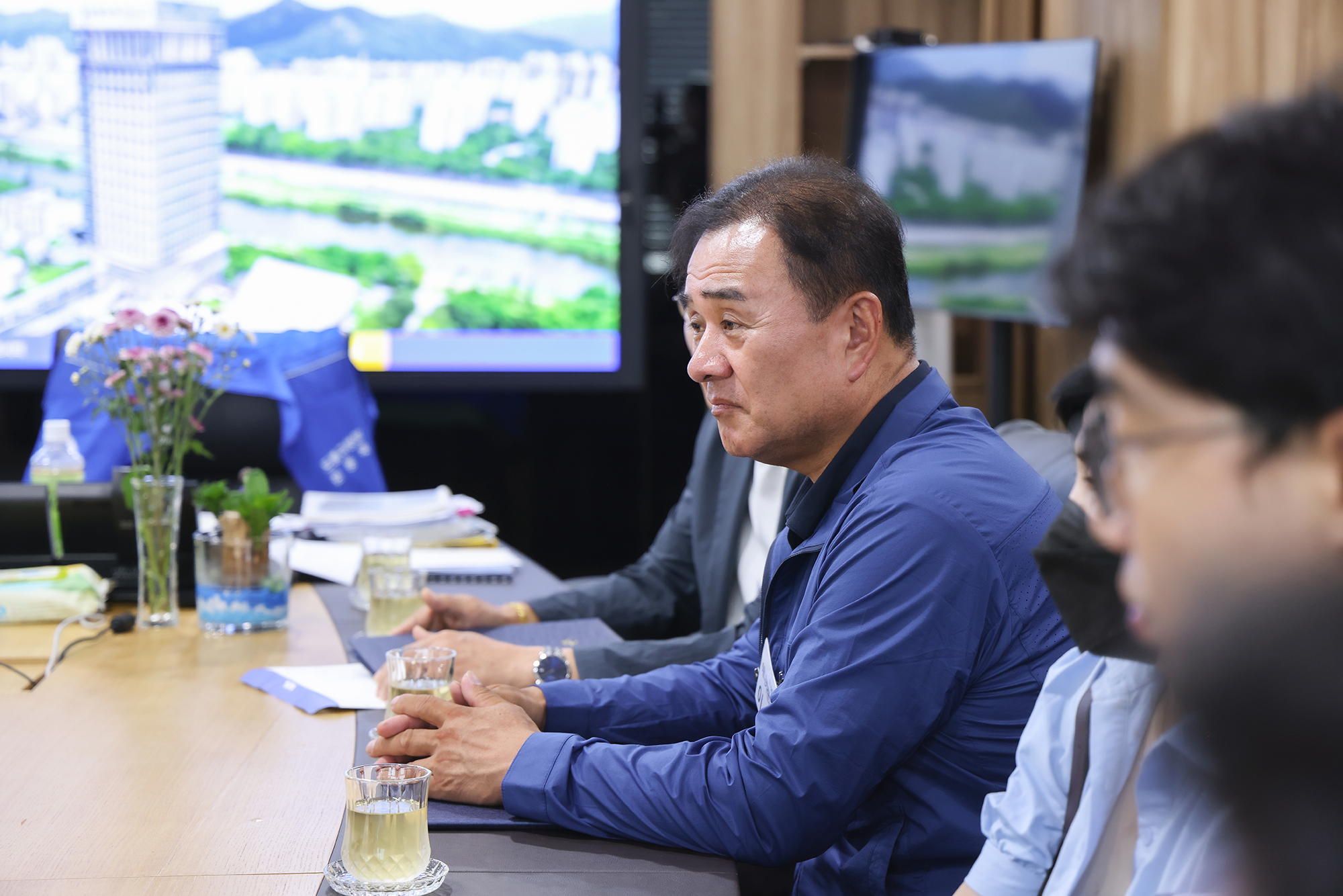 자동차관리사업 모범사업자 지정증 및 기념패 전달식 해당 썸네일입니다