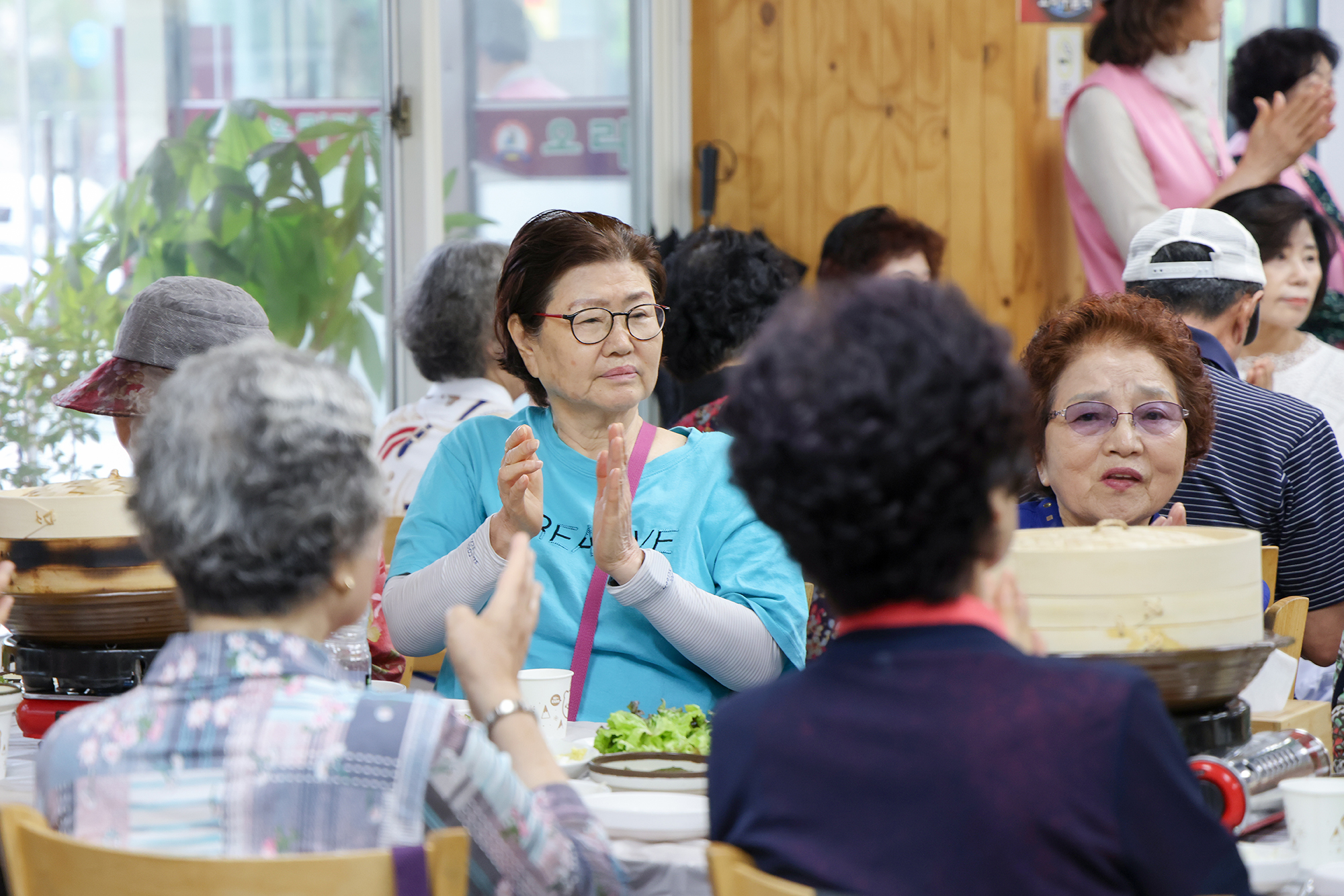 쌍문1동 지역사회보장협의체 어르신 복달임 행사 해당 썸네일입니다