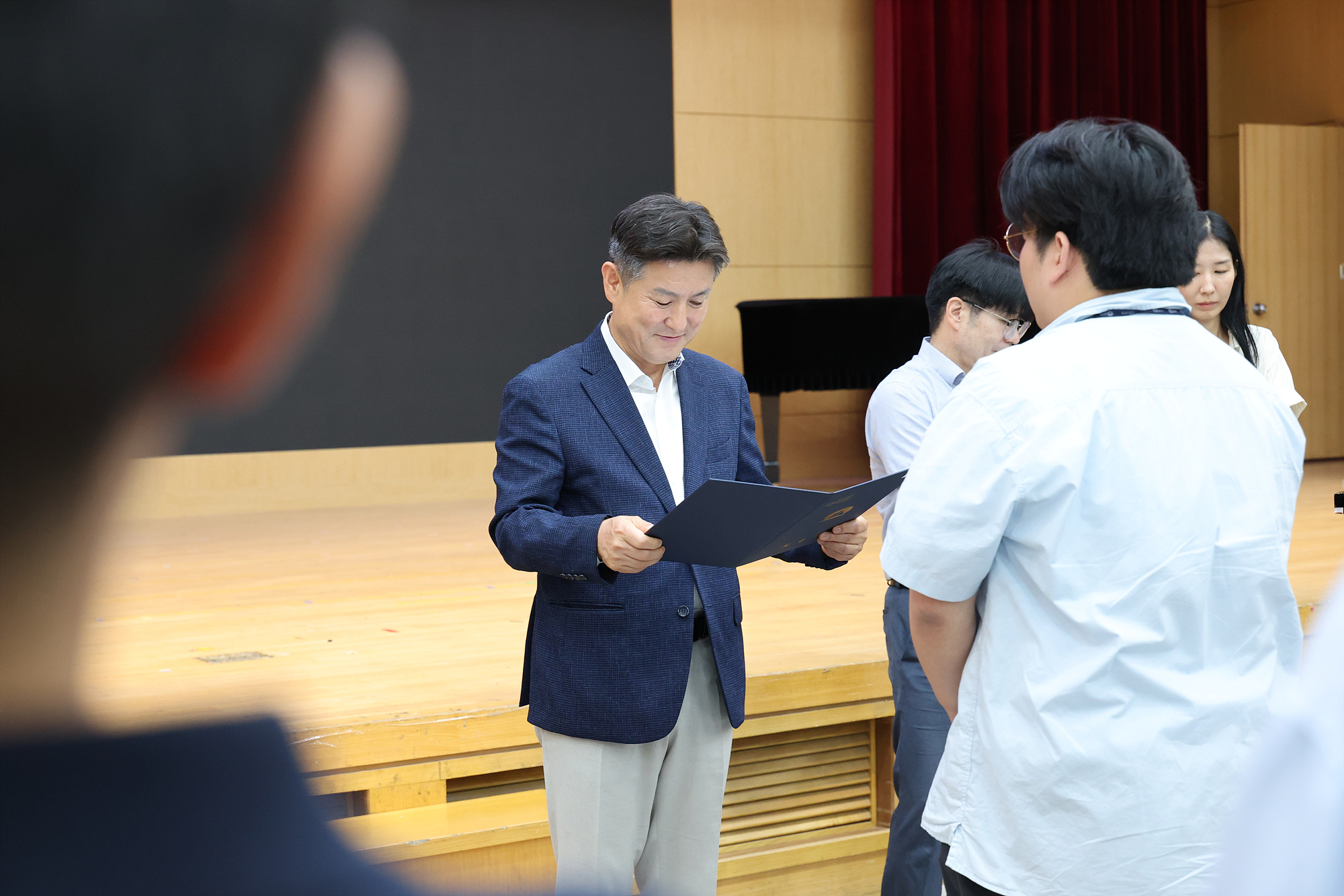 직원 임용장 수여식 해당 썸네일입니다