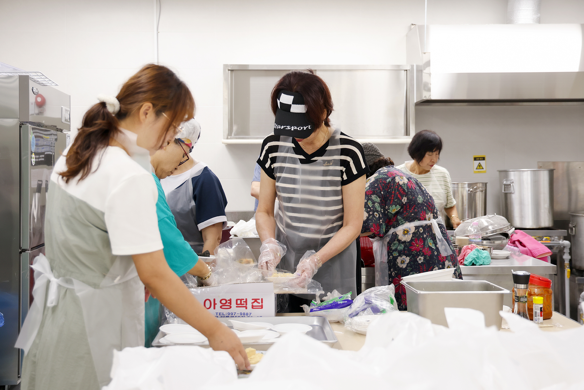 창2동 주민자치회 의제실행사업 초복맞이 돌봄가구 삼계탕 나눔 행사 해당 썸네일입니다