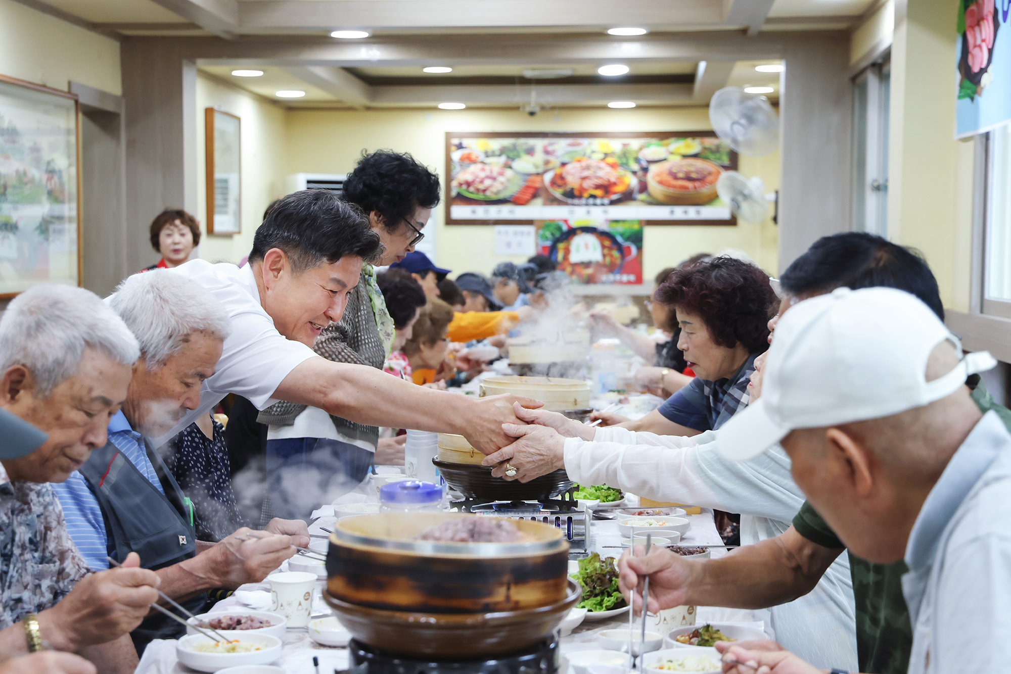 쌍문1동 지역사회보장협의체 어르신 복달임 행사 해당 썸네일입니다