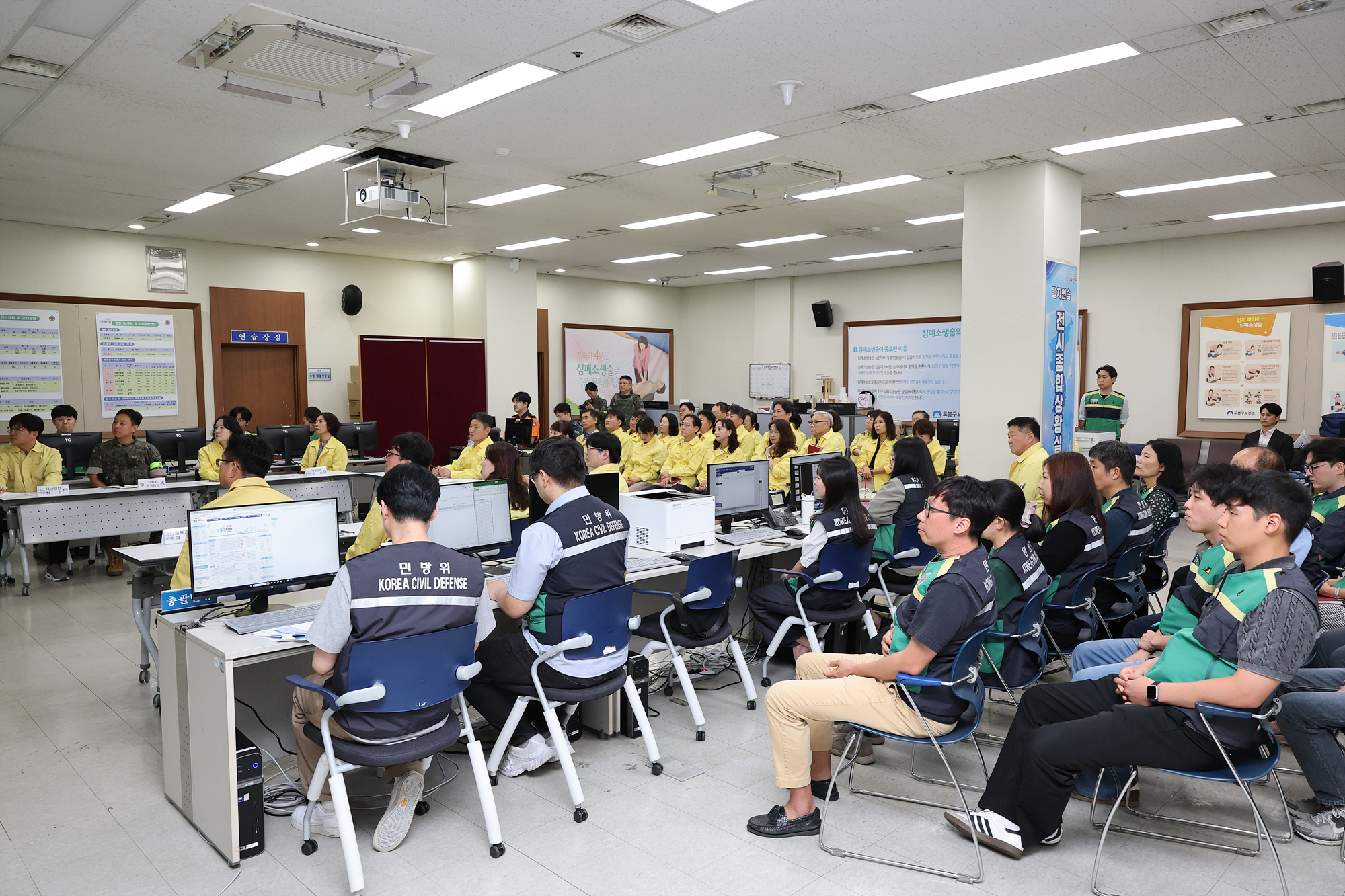 을지훈련 최초 상황보고회, 군장비 전시 해당 썸네일입니다