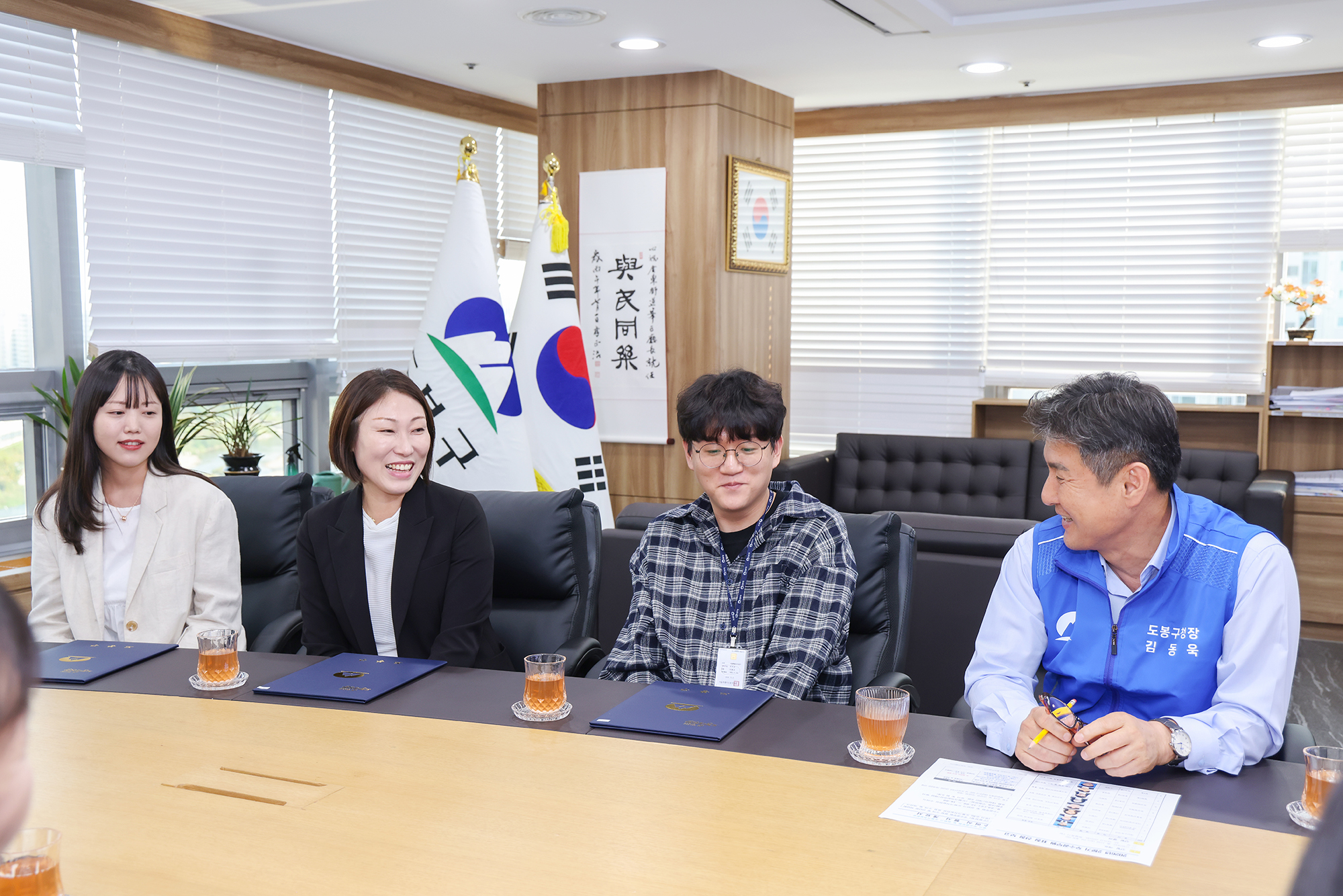 2분기 우수공무원 표창 수여식 해당 썸네일입니다