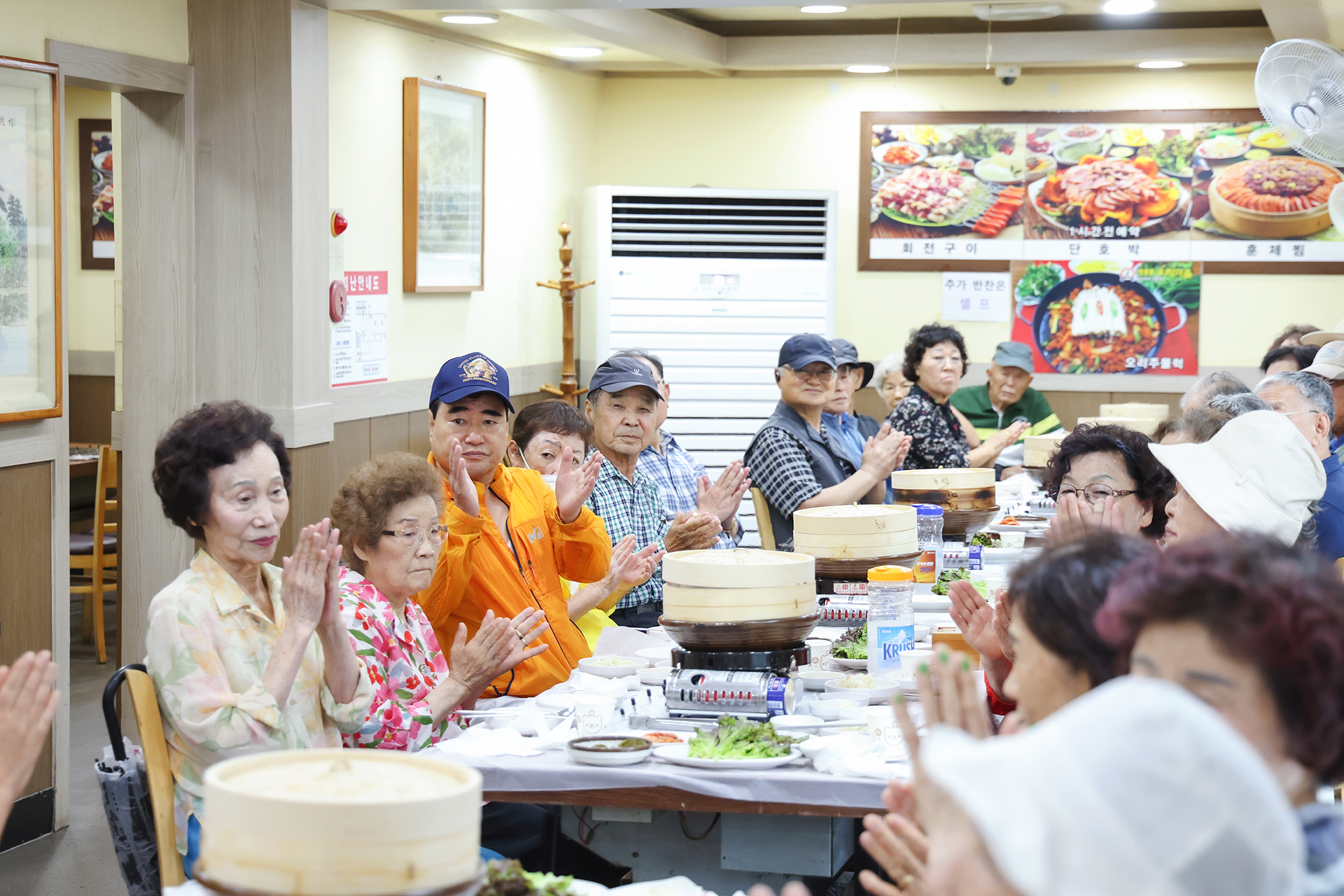 쌍문1동 지역사회보장협의체 어르신 복달임 행사 해당 썸네일입니다