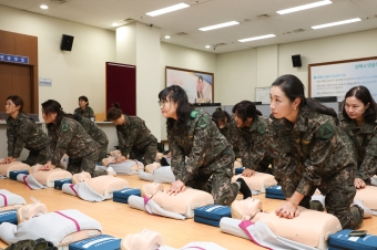 여성소대장 응급훈련현장 방문