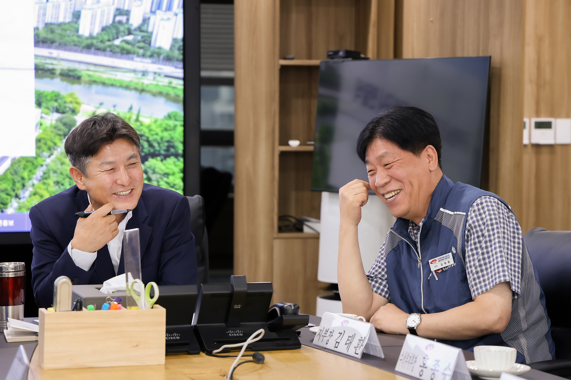 공무원노조 꽃바구니 전달식 해당 썸네일입니다