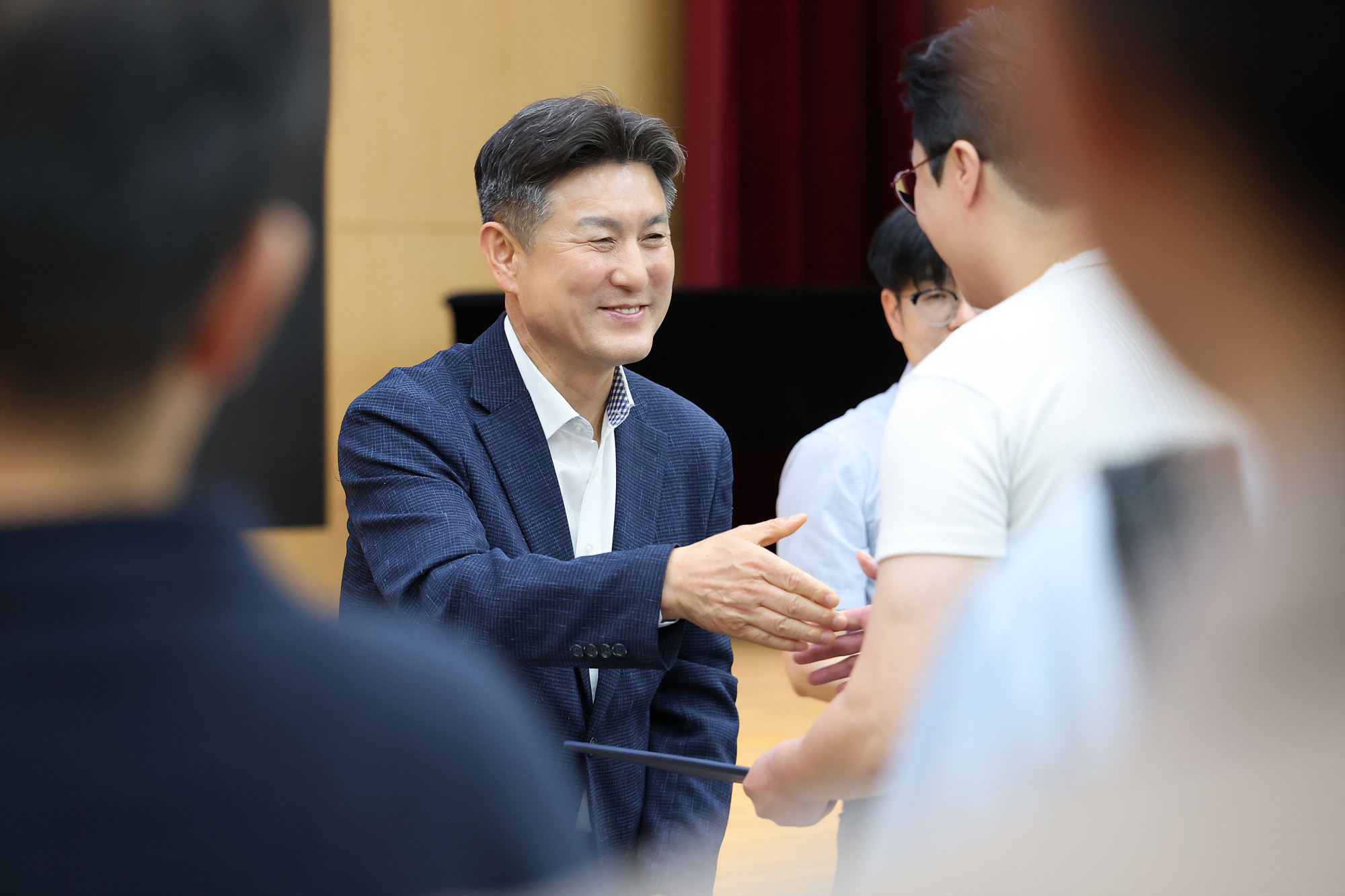 직원 임용장 수여식 해당 썸네일입니다