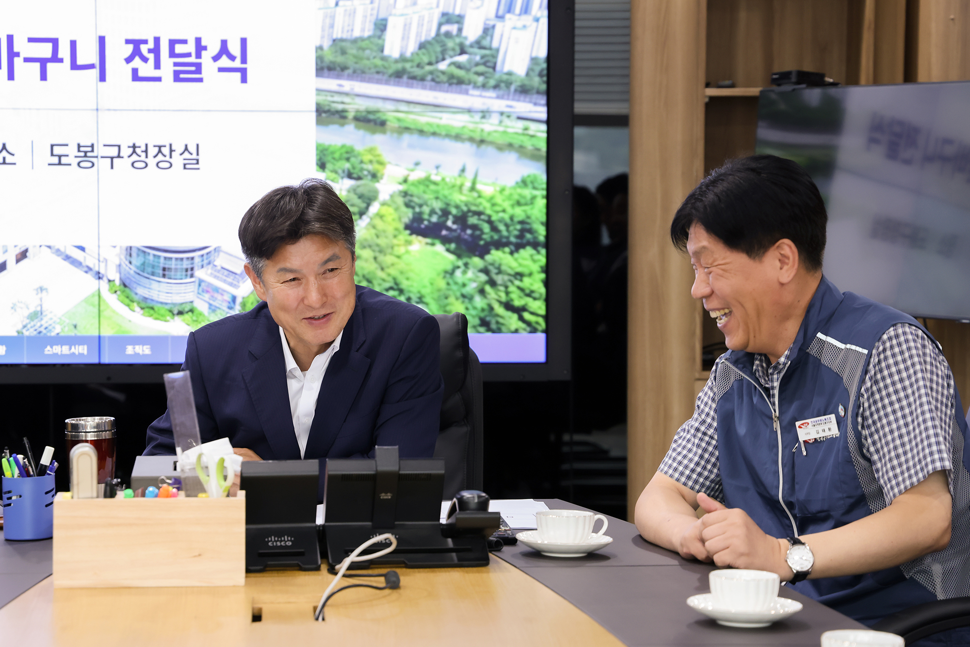 공무원노조 꽃바구니 전달식 해당 썸네일입니다
