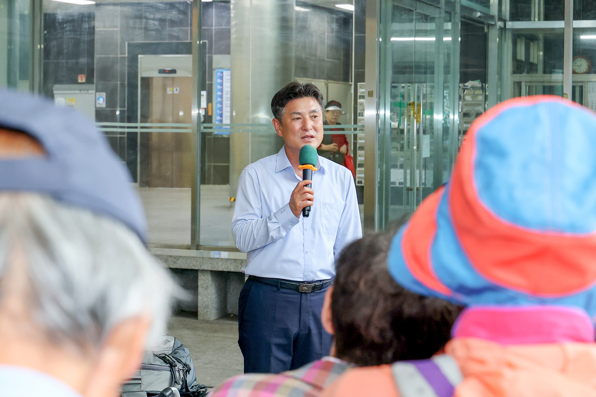 저소득지체장애인 해변 캠프 환송 해당 썸네일입니다