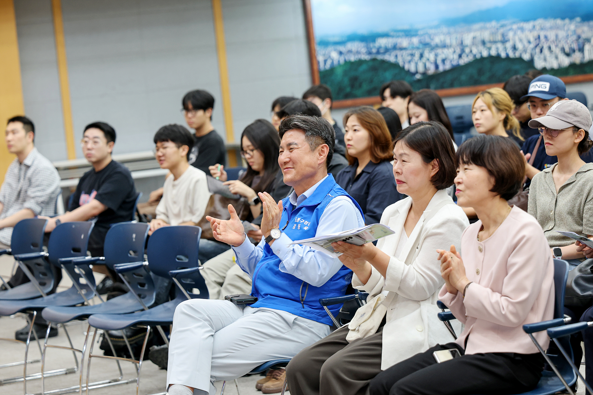 청년진로정책박람회 시상식 및 소통의 시간 해당 썸네일입니다
