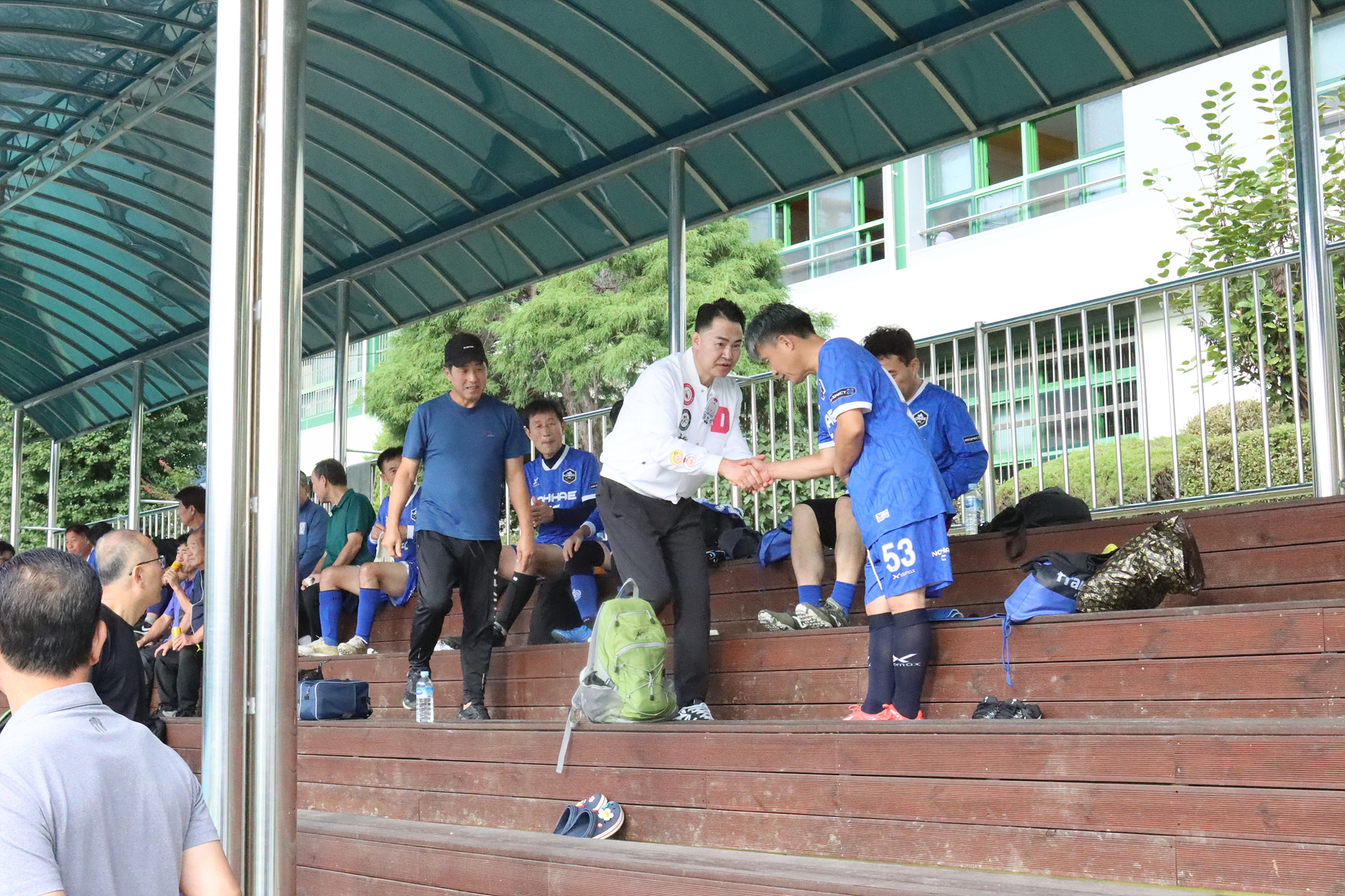노해 축구회 격려