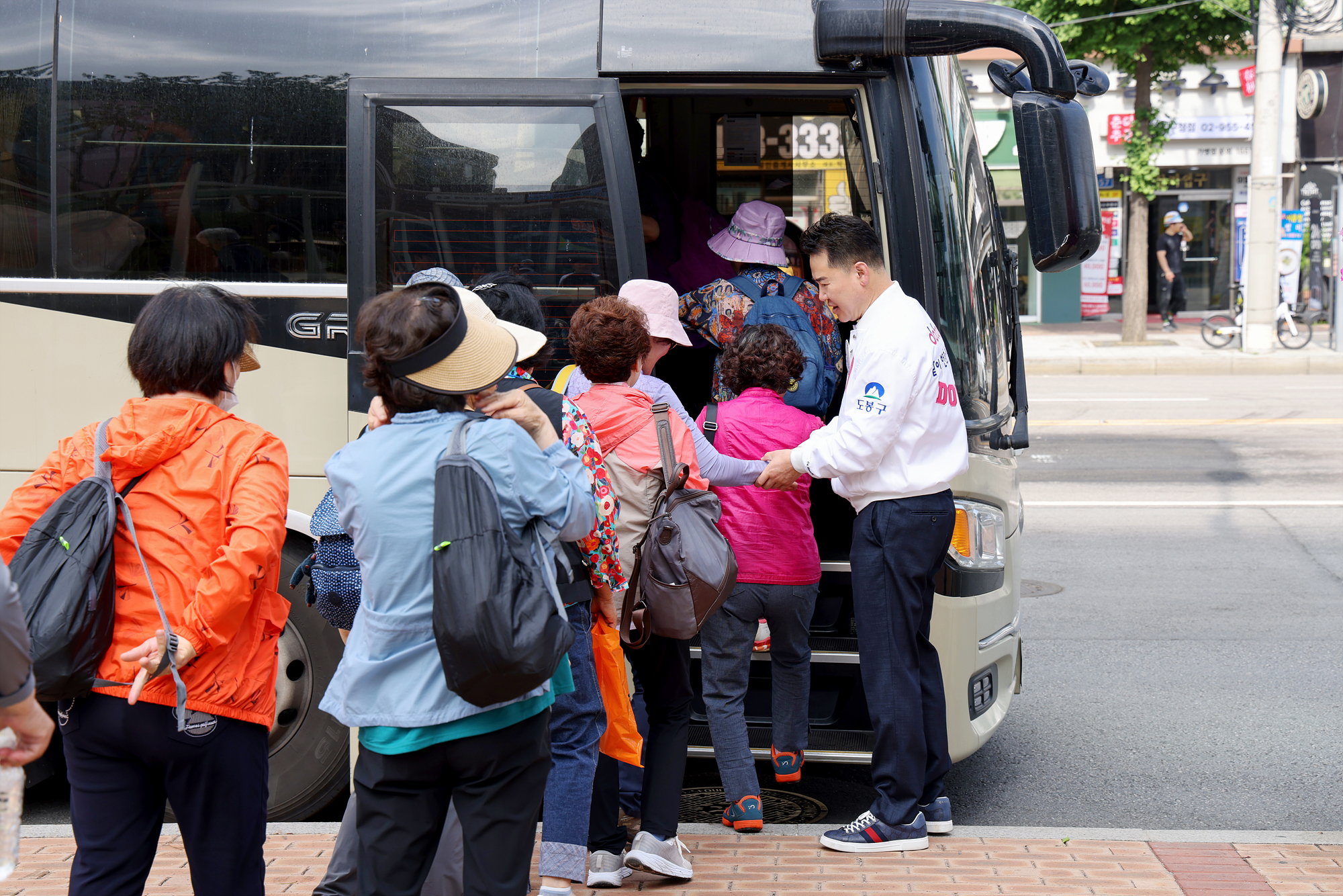 성인문해교육 체험학습 환송 해당 이미지 입니다