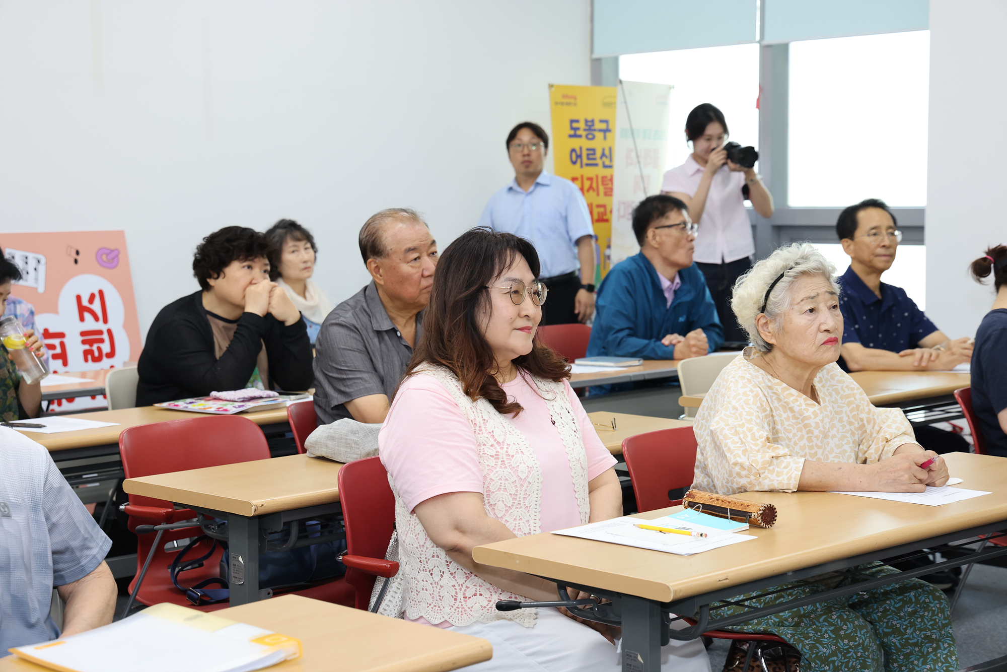 꼼지락 영어 문해교실 - 팝송과 미드 프렌즈