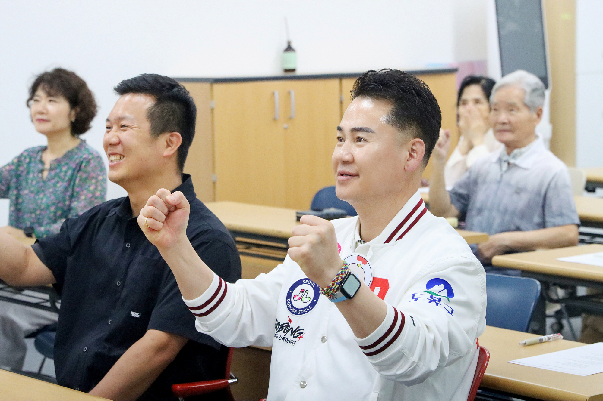 꼼지락 영어 문해교실 - 팝송과 미드 프렌즈