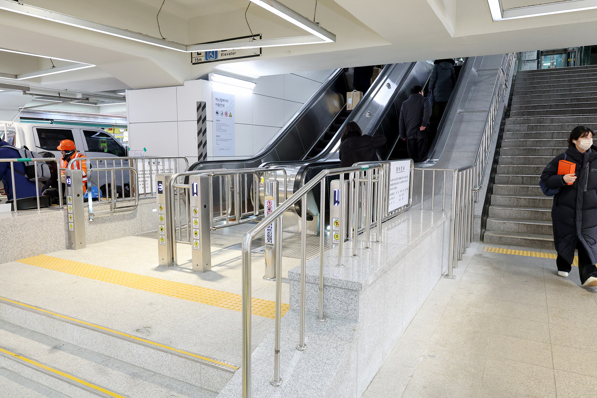 창동역 2번출구 에스컬레이터 개통식