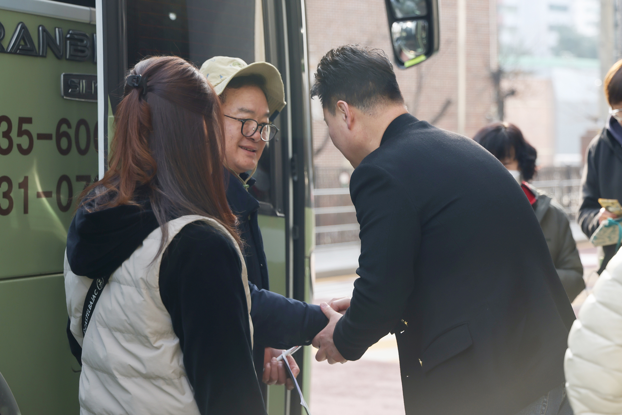 시각장애인 딸기 체험행사 환송