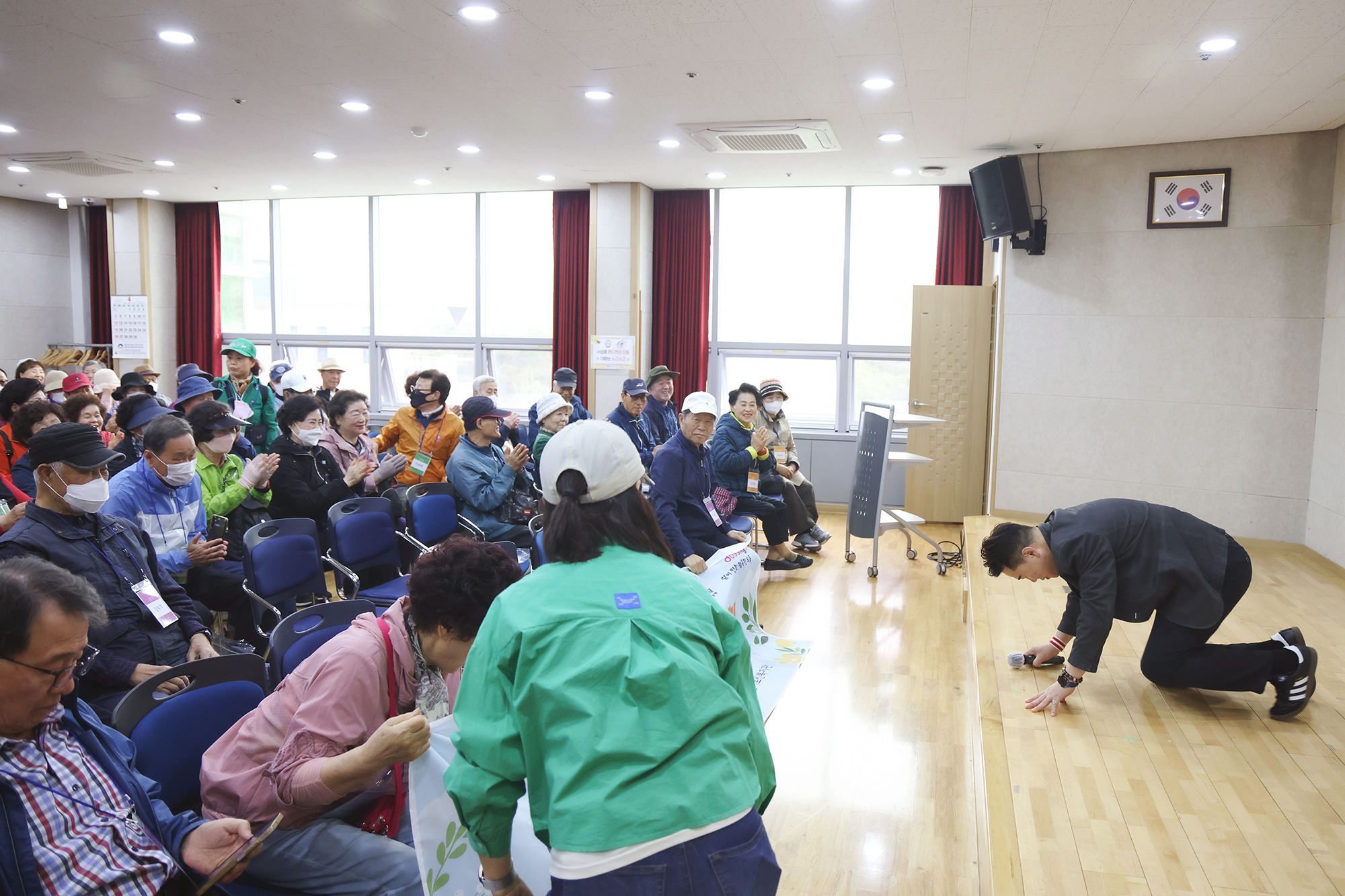 쌍문동 어르신복지관 일자리사업 참여자 문화활동 환송