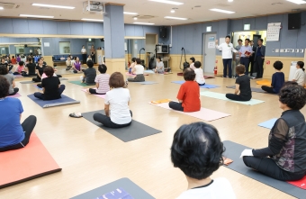 교양강좌 현장방문- 방학1동 요가