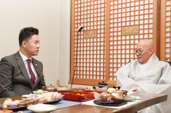 도선사 청담스님 다례제, 기부물품 전달식 