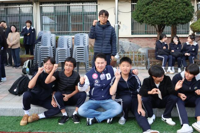 방학중 인조잔디 개장식