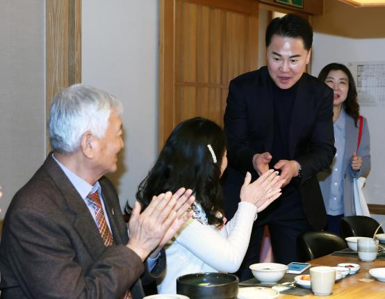 구청장과 청소년교육전문강사단이 함께하는 간담회 해당 이미지 입니다