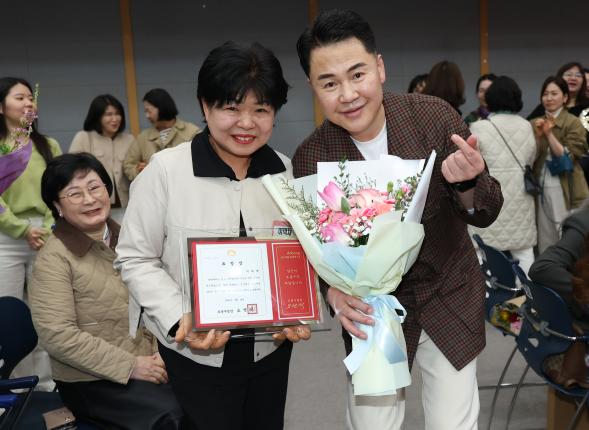 모범구민 표창장 수여식-4 해당 이미지 입니다