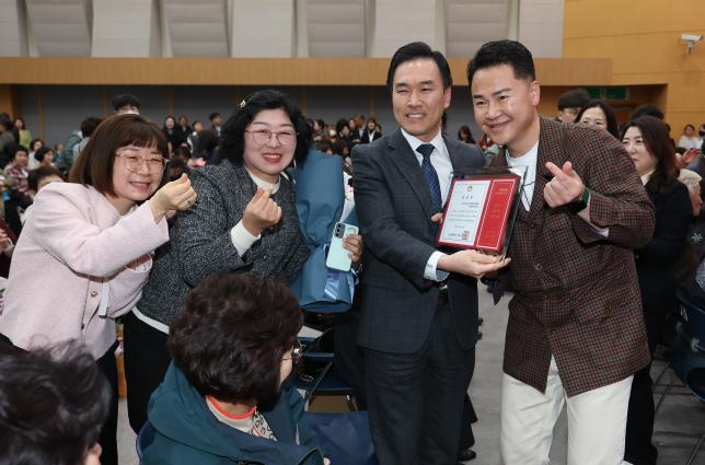 모범구민 표창장 수여식-2 해당 이미지 입니다