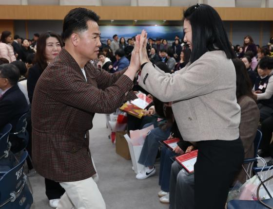 모범구민 표창장 수여식-2 해당 이미지 입니다