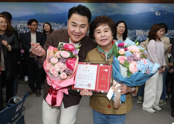 모범구민 표창장 수여식-4 해당 이미지 입니다