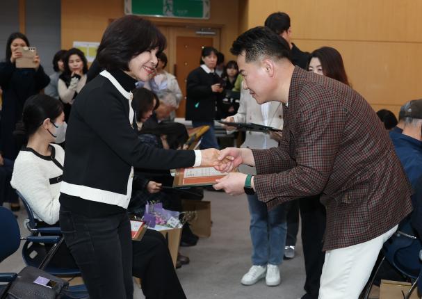 모범구민 표창장 수여식-2 해당 이미지 입니다