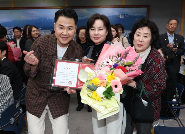 모범구민 표창장 수여식-4 해당 이미지 입니다