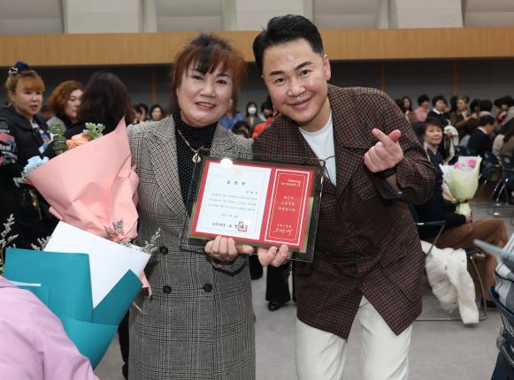 모범구민 표창장 수여식-3 해당 이미지 입니다