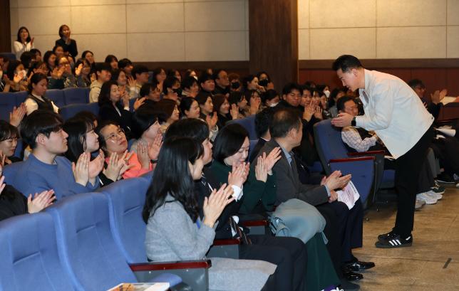 사회복지기관협의회 힐링강연 해당 이미지 입니다