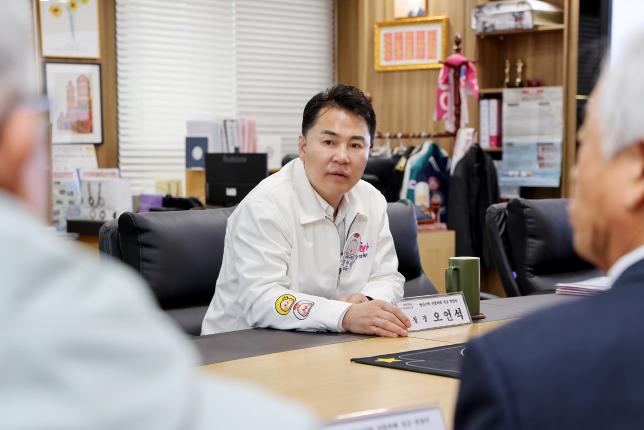 파크골프협회 산불 성금 전달 해당 이미지 입니다