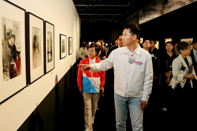 서울시립사진미술관 개관식 해당 이미지 입니다