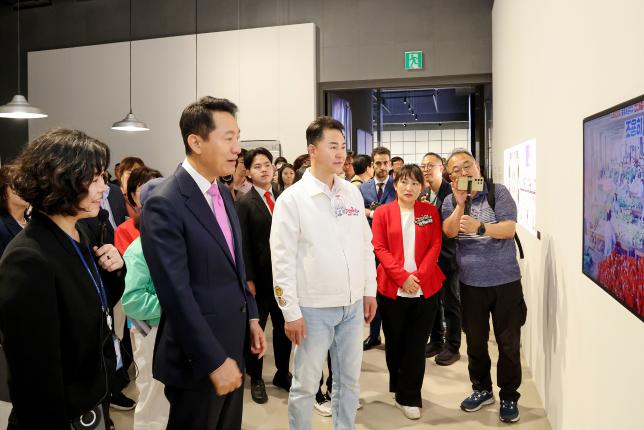 서울시립사진미술관 개관식 해당 이미지 입니다