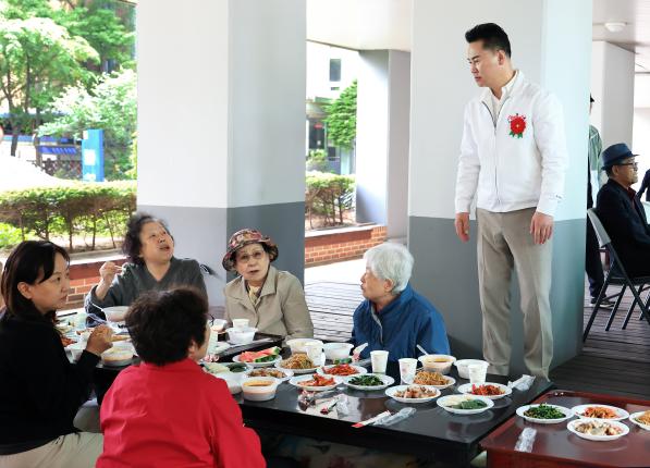 창5동 대림아파트 입주 어르신 식사 대접