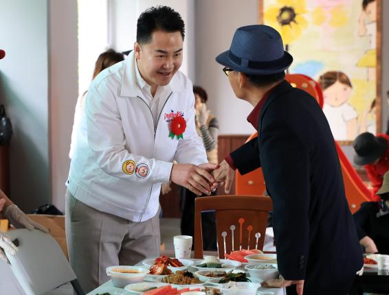 창5동 대림아파트 입주 어르신 식사 대접