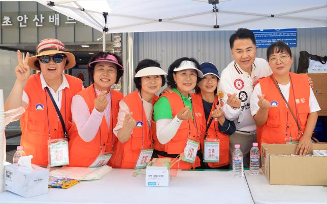 2025년 창2동 초안산 매실축제 해당 이미지 입니다