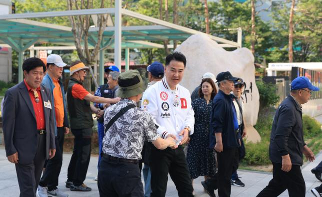 상이군경회 전적지순례 환송 해당 이미지 입니다