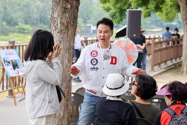 중랑천 데크길 개장식 해당 이미지 입니다