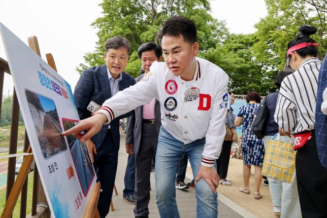 중랑천 데크길 개장식 해당 이미지 입니다
