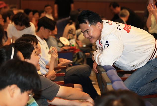 과거와 현재를 연결하는 청소년 역사기행 해당 이미지 입니다