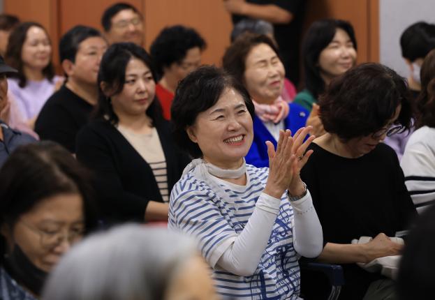 김수영시인 57주기 기념명사 초청 강연회 (유홍준 교수) 해당 이미지 입니다