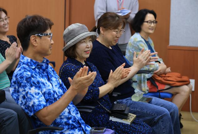 김수영시인 57주기 기념명사 초청 강연회 (유홍준 교수) 해당 이미지 입니다