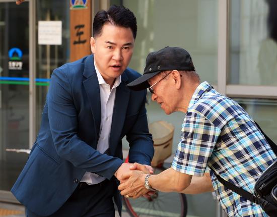 동지역사회보장협의체 연합회 야유회 환송 해당 이미지 입니다