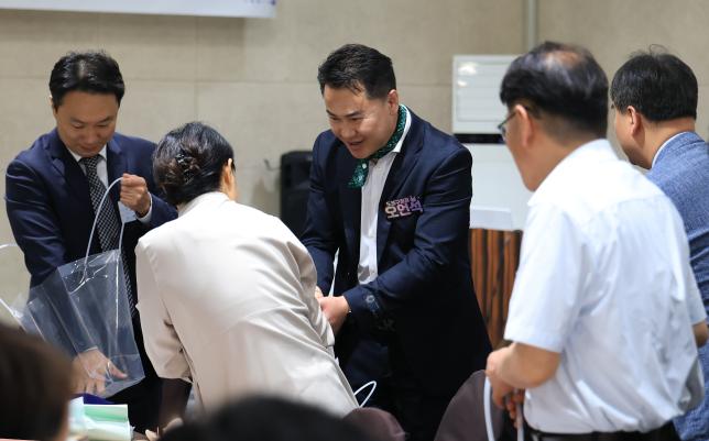 상공회 최고경영자과정 교육 수료식  해당 이미지 입니다