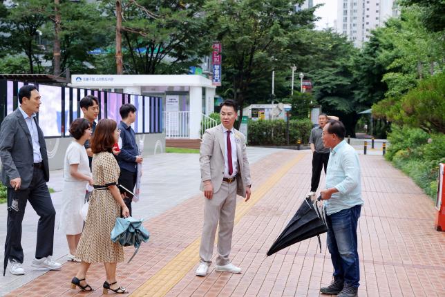 특수임무유공자회 전적지순례 환송 해당 이미지 입니다